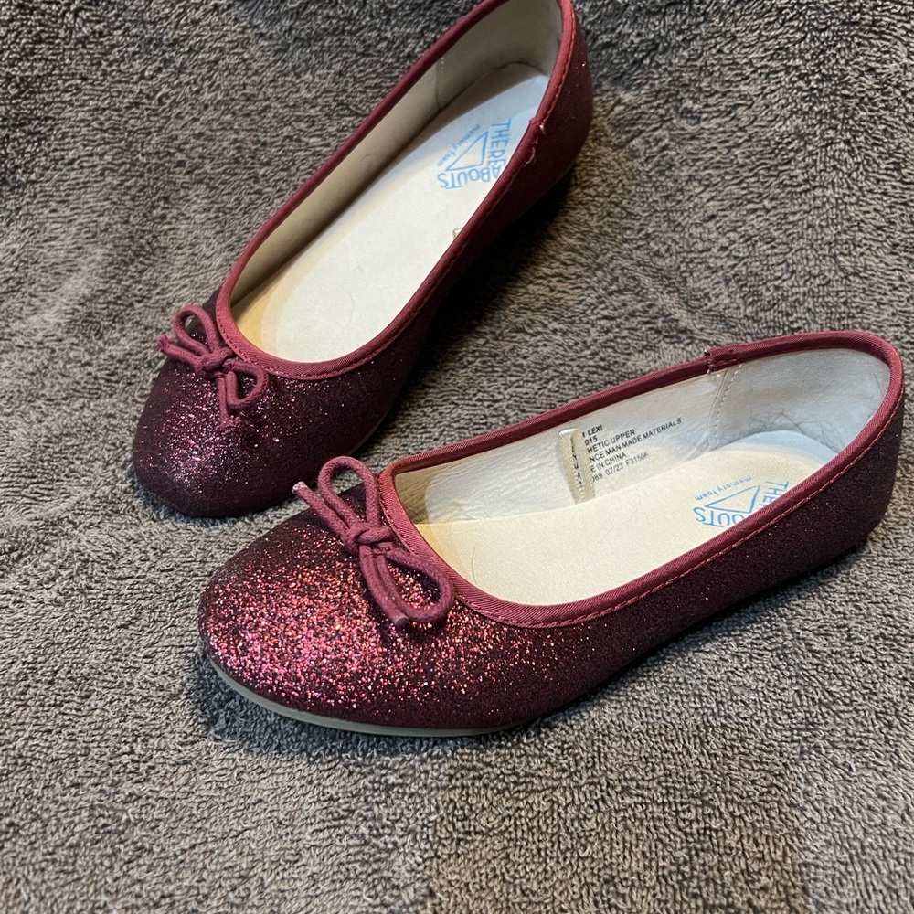 🔴 Size 1 Sparkly Maroon Dress Shoes for Kids
